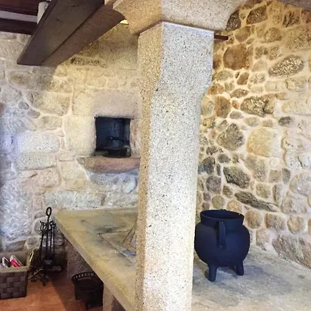 House With 5 Bedrooms In With Wonderful Mountain View Enclosed Garden And Wifi *